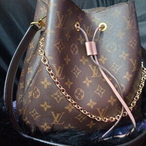 LOUIS VUITTON NEONOE 2018.